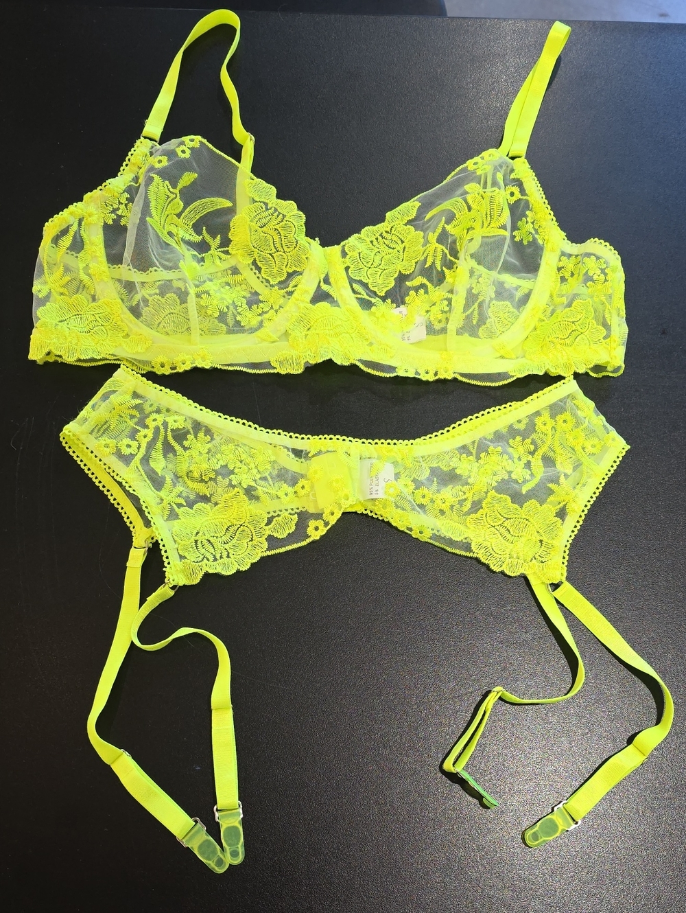 Neon Yellow Floral Lace Underwire Bra & Garter Set & Undies